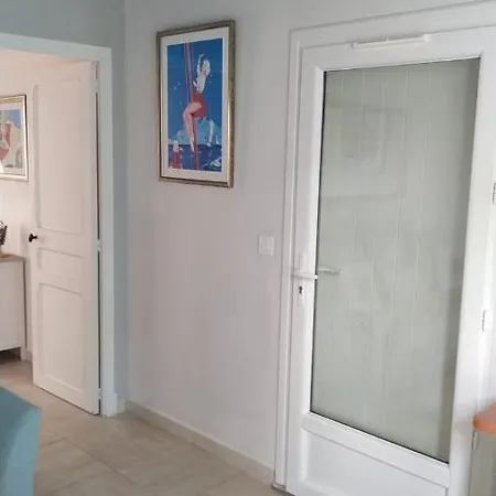 Charmante Petite Maison A L'entree De Tropez Semesterbostad