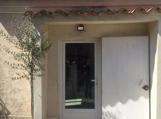 Дом отдыха Charmante Petite Maison A L'entree De Tropez Сен-Тропе