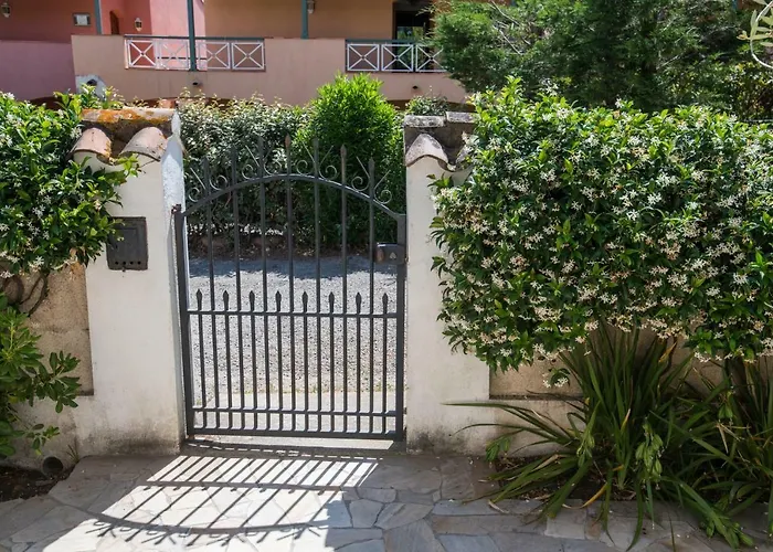 Charmante Petite Maison A L'entree De Tropez